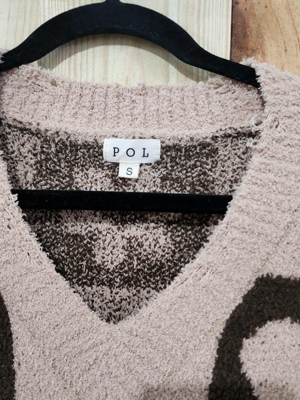 POL Checkerboard Heart & Flower V-Neck Sweater - Picture 7 of 10